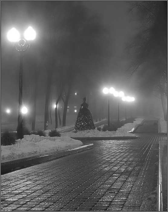 в час когда на улицах пустынно.jpg