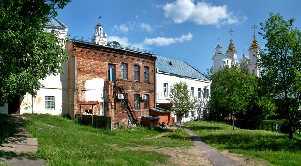 Дворик на Суворова.jpg