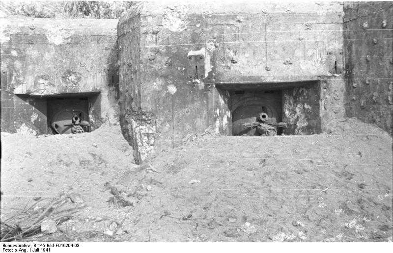 FileBundesarchiv B 145 Bild-F016204-03, Russland, Panzerwerk &#252;ber dem Dnjestr.jpg.jpg