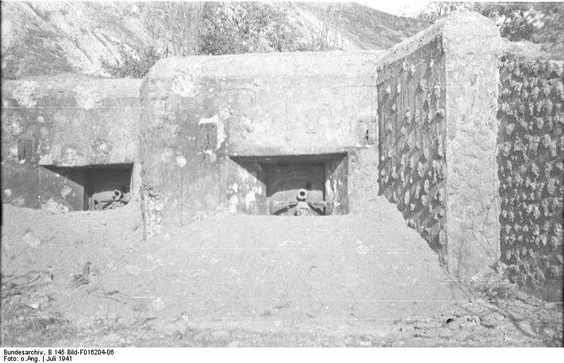FileBundesarchiv B 145 Bild-F016204-06, Russland, Panzerwerk &#252;ber dem Dnjestr.jpg.jpg