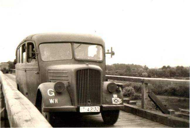 IT-43130 - Opel Blitz автобус группы Гудериана, мост через Буг, 29 VI 1941..jpg