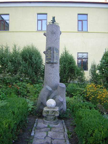 kamenec21.jpg